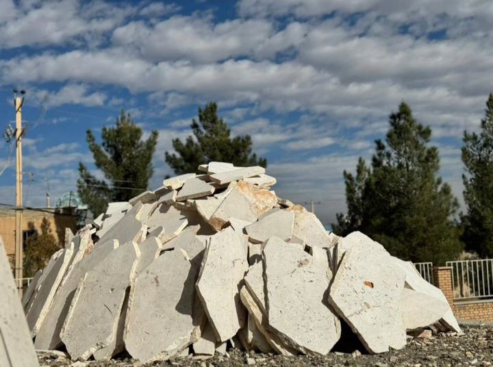 سنگ لاشه کرمی