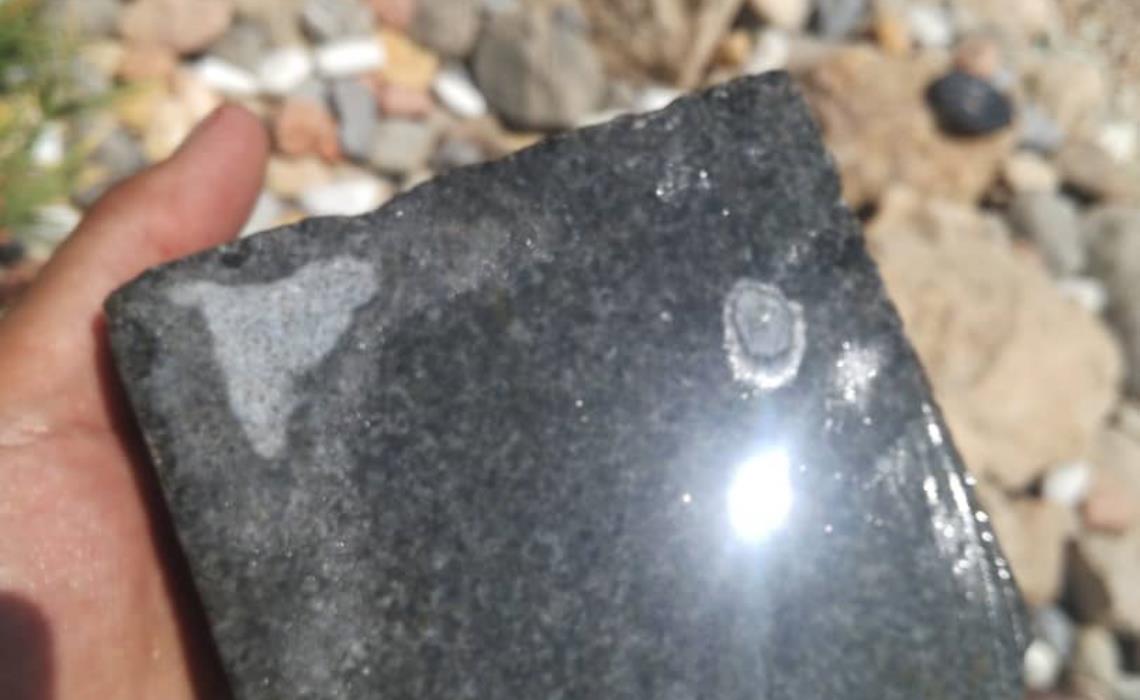 سنگ کوبیک مشکی نطنز