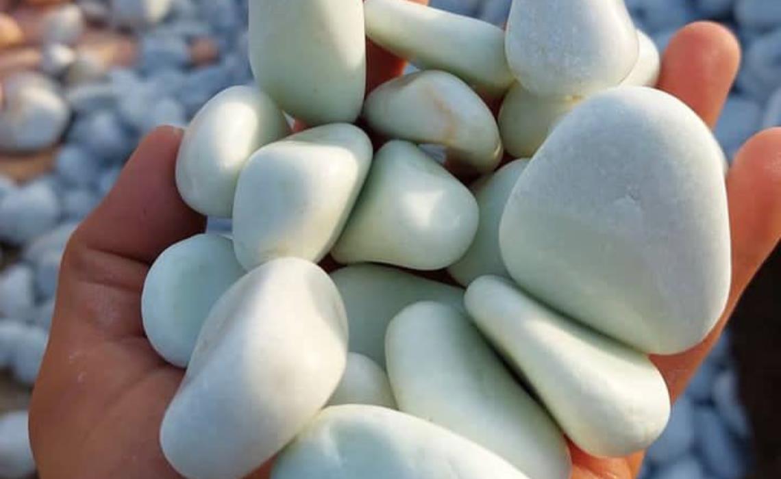 عکس قلوه سنگ سفید